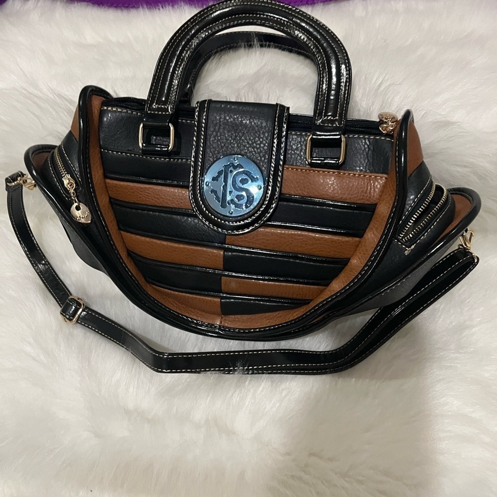 High Fashion Shoulder bag duo with small crossbody purse- NWOT